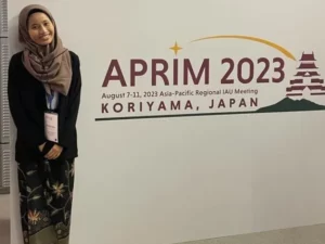 Mahasiswi ITB, Fathia Rahmi Izzati, Tampil Cemerlang di Konferensi Astronomi Asia-Pasifik 2023