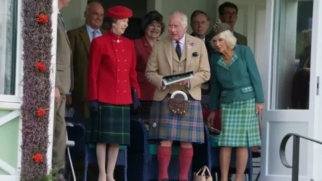 Raja Charles Kenakan Tartan Saat Hadiri Permainan Tradisional di Braemar