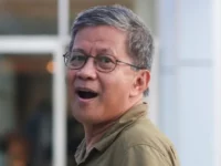 Rocky Gerung Diperiksa Bareskrim Polri Hari Ini terkait penyebaran berita bohong
