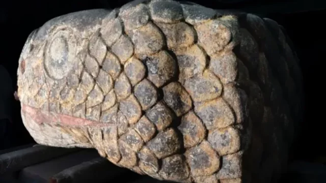 Kepala Ular Raksasa Aztec Ditemukan di Bawah Kota Meksiko Pasca Gempa Bumi