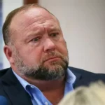 Cekricek.id - Akun X Alex Jones Dipulihkan Elon Musk Setelah 5 Tahun Banned