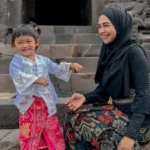 Cekricek.id - Perbedaan Jadwal Rawat Anak Bikin Rumah Tangga Ria Ricis dan Teuku Ryan Diambang Krisis?