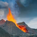 Cekricek.id - Gunung Berapi di Islandia Meletus, Sekitar 4.000 Orang Mengungsi dari Grindavik
