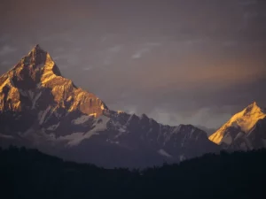 Cekricek.id - Gunung Machhapuchhre: Keunikan, Keindahannya dan Misteri Puncak yang Tidak Boleh Didaki