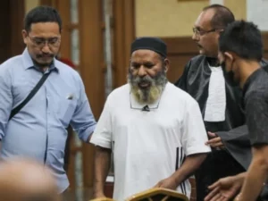 Cekricek.id - Mantan Gubernur Papua Lukas Enembe Meninggal Dunia