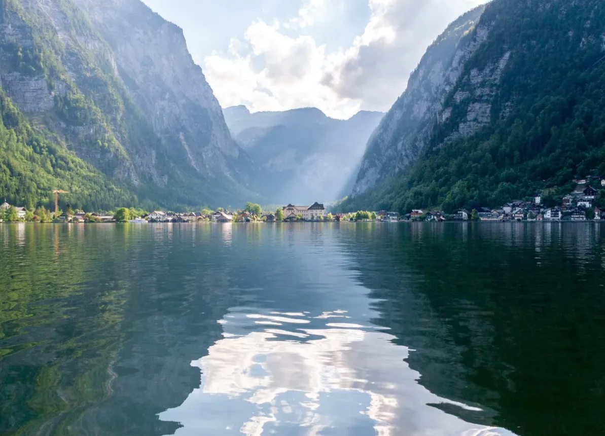 Keajaiban Fjord Norwegia: Pesona Alam yang Terukir oleh Sejarah Geologisnya