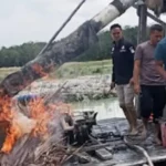 Berita Riau Hari Ini: Polisi Bakar 2 Rakit PETI di Kuansing, Tambang Emas Ilegal Terus Digebuk