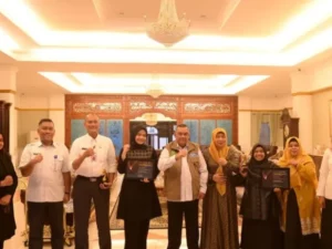 Cekricek.id - Berita Riau Hari Ini: UMKM Riau Sabet Juara I Anugerah BBI 2023, Gubri Edy Nasution Dorong Inovasi dan Kualitas