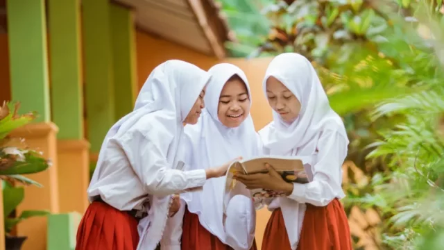 Cekricek.id: Berita Riau Hari Ini: Pendidikan Riau Semakin Maju, Indikator RLS dan HLS Meningkat Setiap Tahun