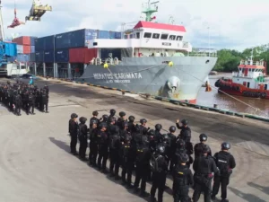 Cekricek, Berita Siak Hari Ini dan Berita Riau Hari Ini: Sebanyak 20 Kontainer Logistik Pemilu untuk Provinsi Tiba di Pelabuhan Siak