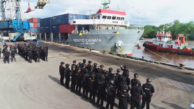 Cekricek, Berita Siak Hari Ini dan Berita Riau Hari Ini: Sebanyak 20 Kontainer Logistik Pemilu untuk Provinsi Tiba di Pelabuhan Siak