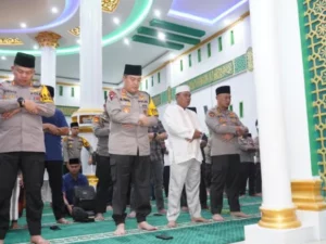 Cekricek, Berita Riau Hari Ini: Cerita Kapolda Riau Bangun Jam 3 Pagi OTW Masjid untuk "Jumat Curhat" Bersama Warga