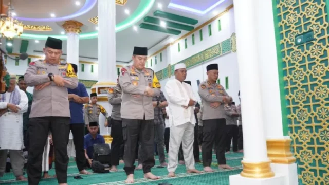 Cekricek, Berita Riau Hari Ini: Cerita Kapolda Riau Bangun Jam 3 Pagi OTW Masjid untuk "Jumat Curhat" Bersama Warga
