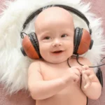 Cekricek.id - Alasan Bayi Baru Lahir Harus Didengarkan Lagu Anak-anak