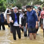 Cekricek.id, Berita Inhu Hari Ini dan Berita Riau Hari Ini: Bupati Inhu Ingatkan Orang Tua jaga Keselamatan Anak Saat Banjir
