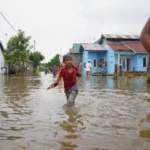 Cekricek.id, Berita Rokan Hilir Hari Ini dan Berita Riau Hari Ini: Bantuan Sembako untuk Korban Banjir Tiba di Teluk Berembun