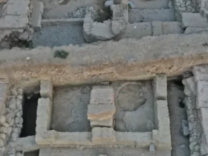 Misteri Kuil Berusia 2.700 Tahun dengan Altar Bertabur Permata di Yunani