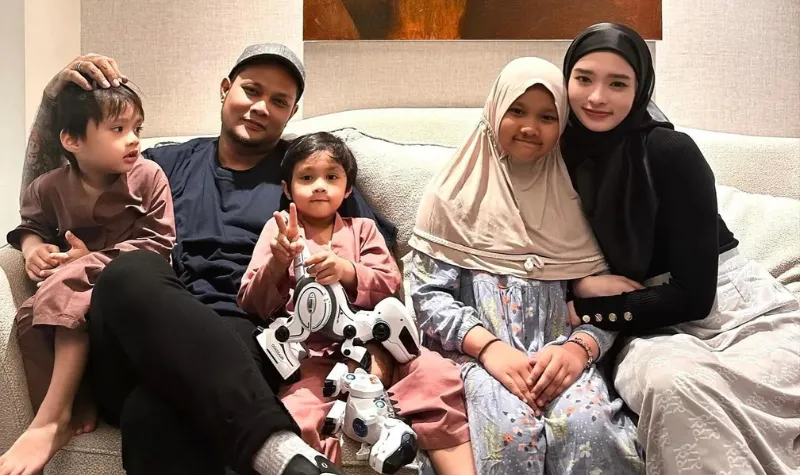 Cekricek.id - Eits, Inara Rusli dan Virgoun Lewati Malam Tahun Baru Bareng