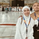 Cekricek.id - BCL Pakai Bulu Mata Palsu Saat Umrah, Netizen Menghujat, Ini Kata UAS