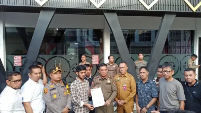 Berita Riau Hari Ini: Satpol PP Pekanbaru Tutup Axelle KTV Diduga Jadi Tempat Transaksi Narkoba