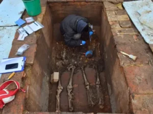 Kisah Pilu dari Makam Keluarga Kaya Romawi Berusia 1.800 Tahun