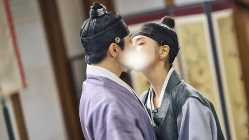 Adegan Ciuman Panas Jo Jung Suk dan Shin Se Kyung di Drama Korea "Captivating The King" Bikin Penasaran