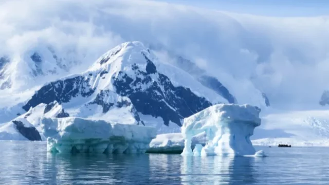 Bongkahan Es Raksasa Seukuran California di Antartika Terancam Runtuh, Bisa Picu Kenaikan Permukaan Laut 3 Meter