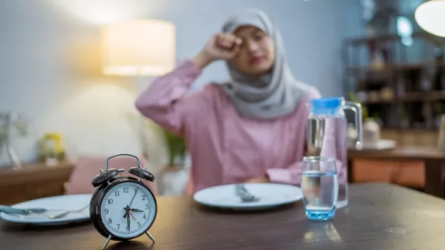 Pentingnya Minum Lebih Banyak Air Selama Puasa Ramadan