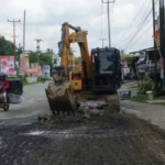 Berita Riau Hari Ini: Jalan Berlubang di Kuansing Diperbaiki, Ratusan Lubang Ditambal