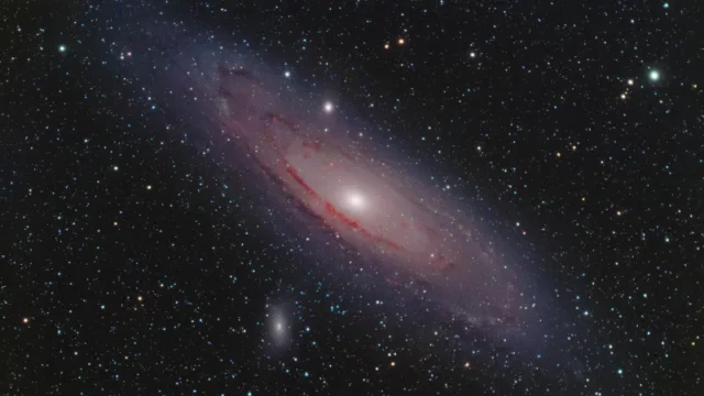 Para Ilmuwan Menemukan Galaksi Misterius Tanpa Bintang