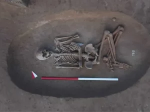 Senjata Tajam Berusia 5.000 Tahun Ditemukan di Makam Pejuang Kuno