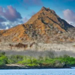 Gunung Berapi La Cumbre di Kepulauan Galapagos Mulai Meletus