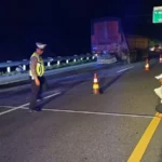 Berita Riau Hari Ini: Kecelakaan Maut di Tol Pekanbaru-Dumai: Mobil Hilux Hantam Truk Tronton, Ibu dan Dua Anak Tewas
