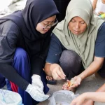 Komunitas Seabolga melakukan aksi bersih-bersih pantai di Kota Wisata Sibolga untuk menjaga kelestarian lingkungan pesisir