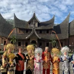 Direktur Keuangan Garuda Indonesia Terpukau Keindahan Istano Basa Pagaruyung