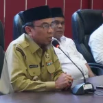 Wakil Wali Kota Padang Maigus Nasir memberikan sambutan dalam lokakarya pesantren di Balai Kota Aia Pacah