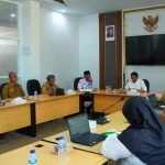Suasana rapat koordinasi Program Makan Bergizi Gratis di Aula VIP Balai Kota Padang Panjang yang dipimpin Wakil Wali Kota Allex Saputra