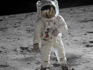 Butiran Kaca Bulan Ungkap Aktivitas Geologis 3,6 Miliar Tahun Lalu