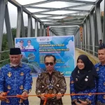 Gubernur Sumatera Barat meresmikan jembatan RS Universitas Andalas yang menghubungkan akses menuju rumah sakit pendidikan
