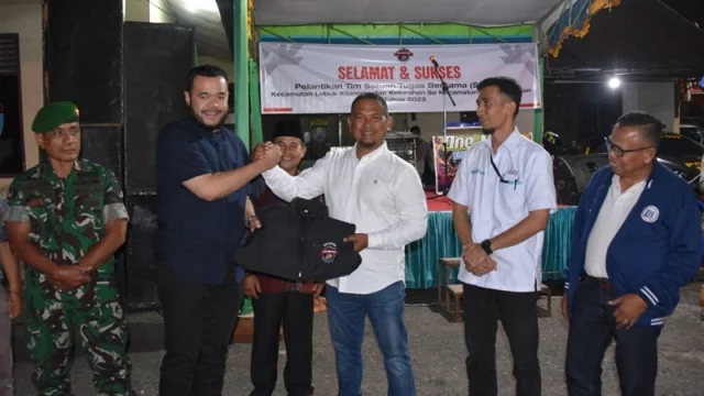 Wako Padang lantik Satber Anti Tawuran Padang di Kecamatan Lubuk Kilangan (Foto: Ist)