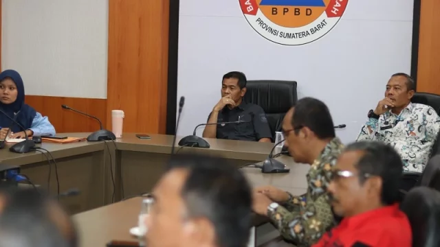 emerintah Provinsi Sumatera Barat (Sumbar) resmi memulai Operasi Modifikasi Cuaca (Foto: Diskominfo)