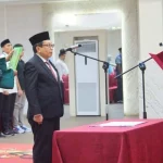 Bupati Dharmasraya Annisa Suci Ramadhani resmi melantik Jasman sebagai Pj Sekda Kabupaten Dharmasraya, di Auditorium Dharmasraya, Pulau Punjung, Jumat (18/7/2025). (Foto: Ist)