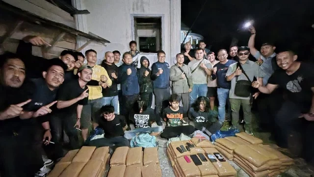 Badan Narkotika Nasional Provinsi (BNNP) Sumatera Barat berhasil menggagalkan penyelundupan ganja seberat 100 kilogram di Kota Bukittinggi (Foto: Ist)