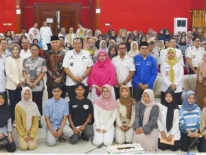 Pemko Pariaman Lepas 111 Mahasiswa Penerima Beasiswa Saga Saja Plus Angkatan 2025