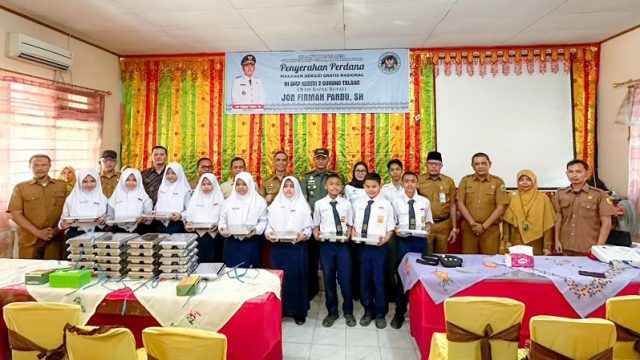 Kabupaten Solok Distribusikan MBG untuk Siswa SMP Negeri Gunung Talang