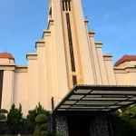 Menara dan bagian depan Gereja Santo Yoseph Matraman, Jakarta Timur