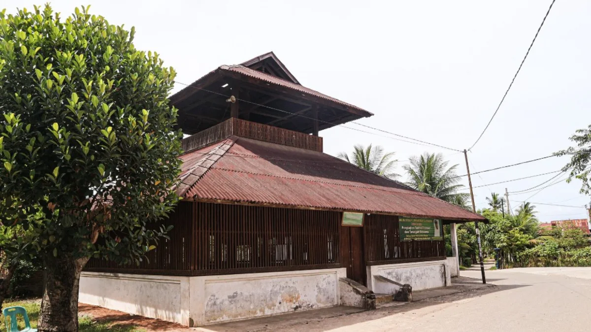75 Persen Paham, 26,7 Persen Pakai Bahasa Aceh 2 Bangunan Masjid Tuha di Ulee Kareng, Kota Banda Aceh
