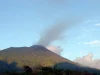 Gunung Gamalama di Pulau Ternate dilihat dari laut