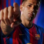 Joao Cancelo mengenakan seragam FC Barcelona