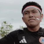 Pemain Persija Jakarta mengepalkan tangan seusai latihan di Bangkok